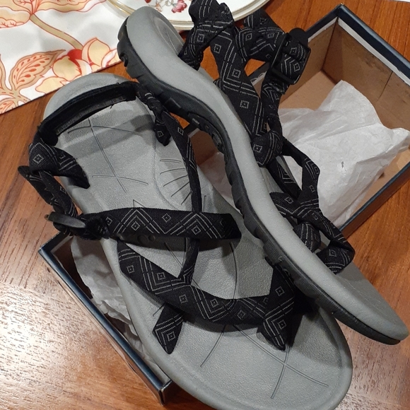 viakix womens walking sandals